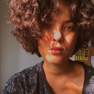 Meet your Posher, Simone